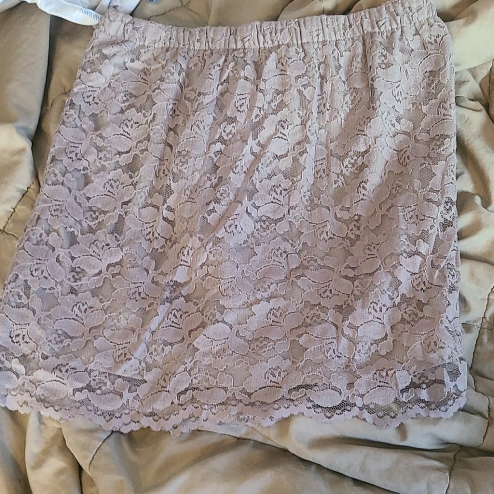 Xhilaration lace skirt